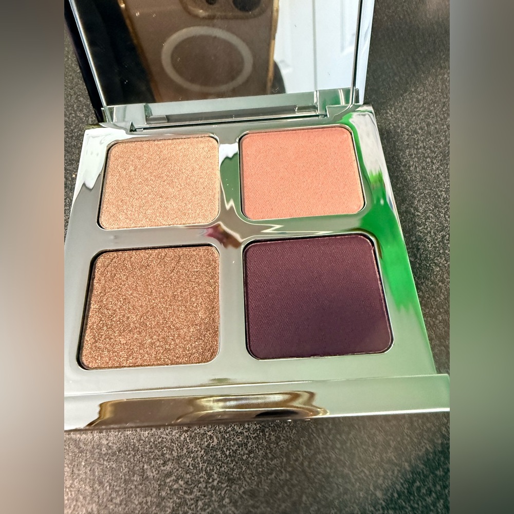 IL MAKIAGE Eyeshadow Palette with 4 colors as shown in pictures. BNIB